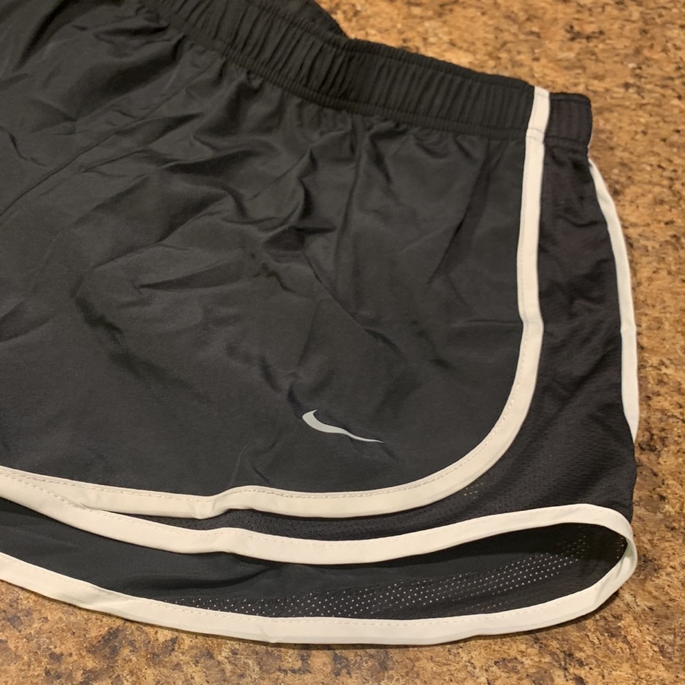 NWT Nike Dri Fit Tempo Running Shorts Black Large or XL - Picture 2 of 4